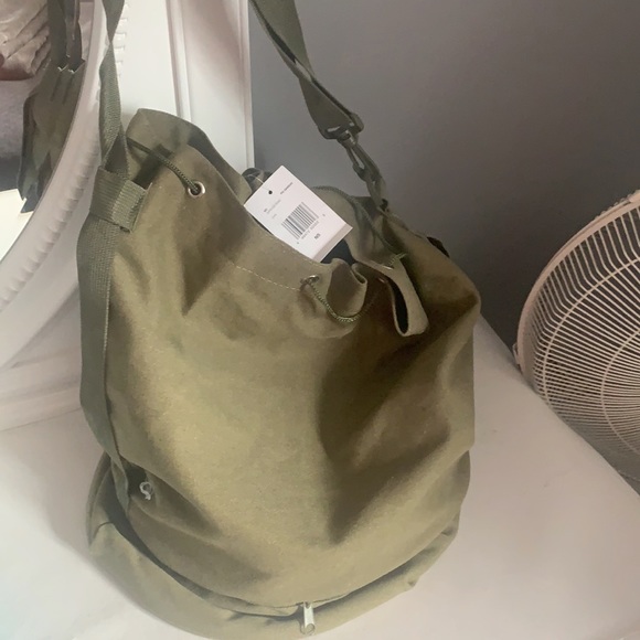 A guess bag - Picture 3 of 5